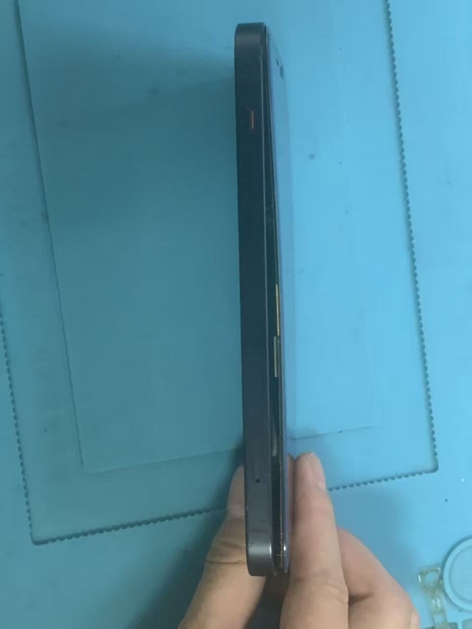 1779262016556550.jpg iphone12-画面浮き-電池膨張.jpg