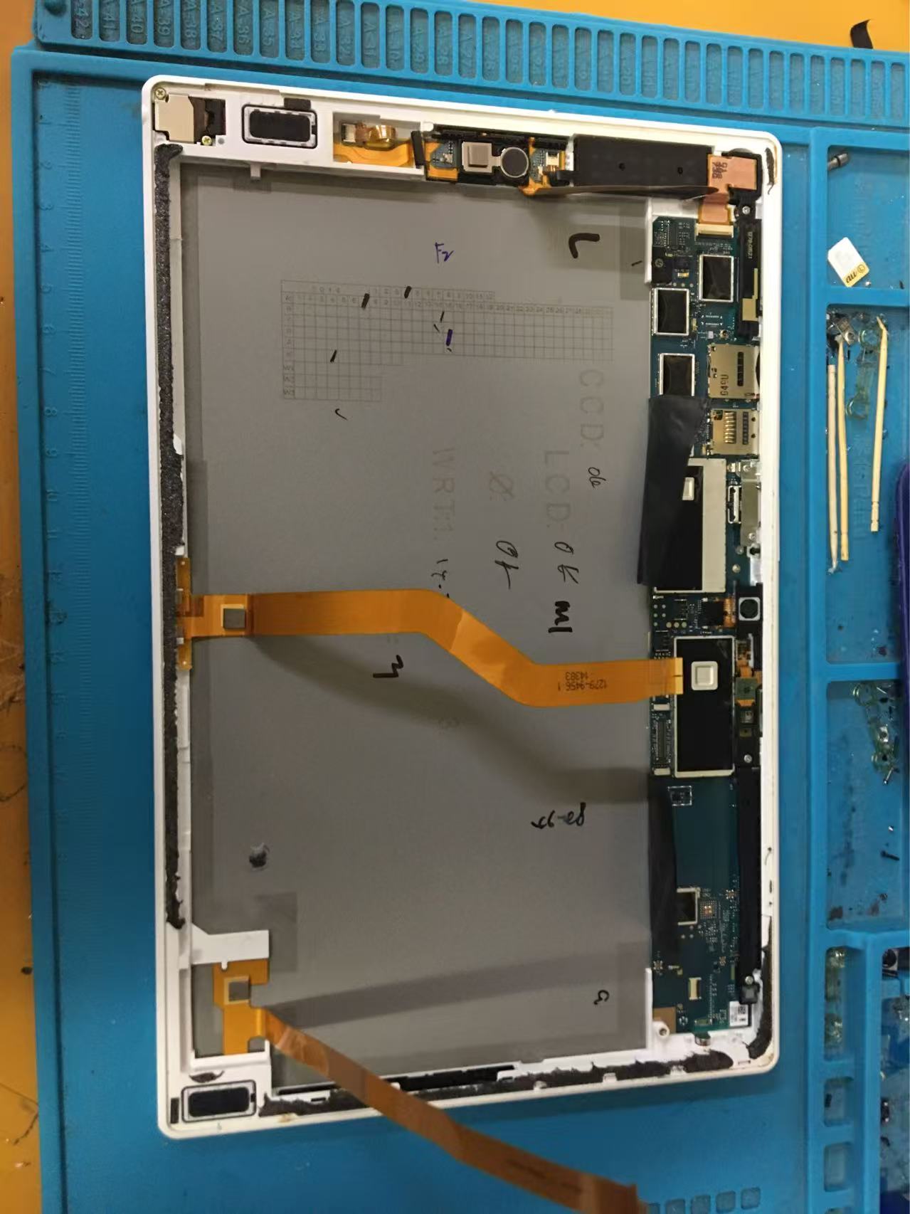 1779614727183719.jpg xperia-z2-tablet-battery-repair-osaka-nipponbashi (4).jpg