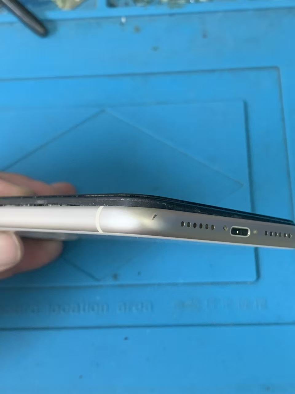 1780296604914070.jpg iphone11-battery-replacement-battery-repair-osaka-namba-nipponbashi (3).jpg