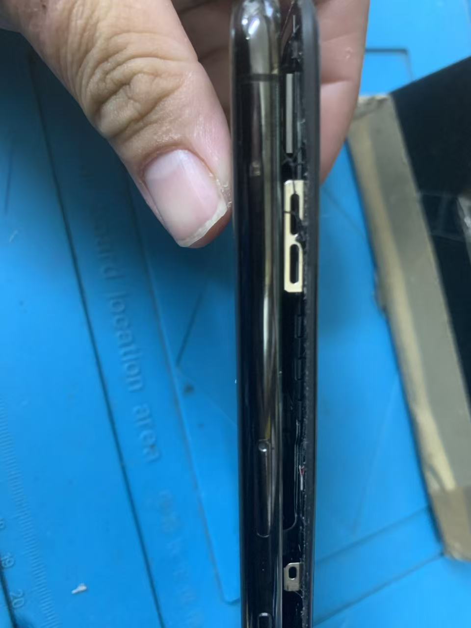 1780304430673686.jpg iphonex-battery-expansion-repair-report-osaka (1).jpg