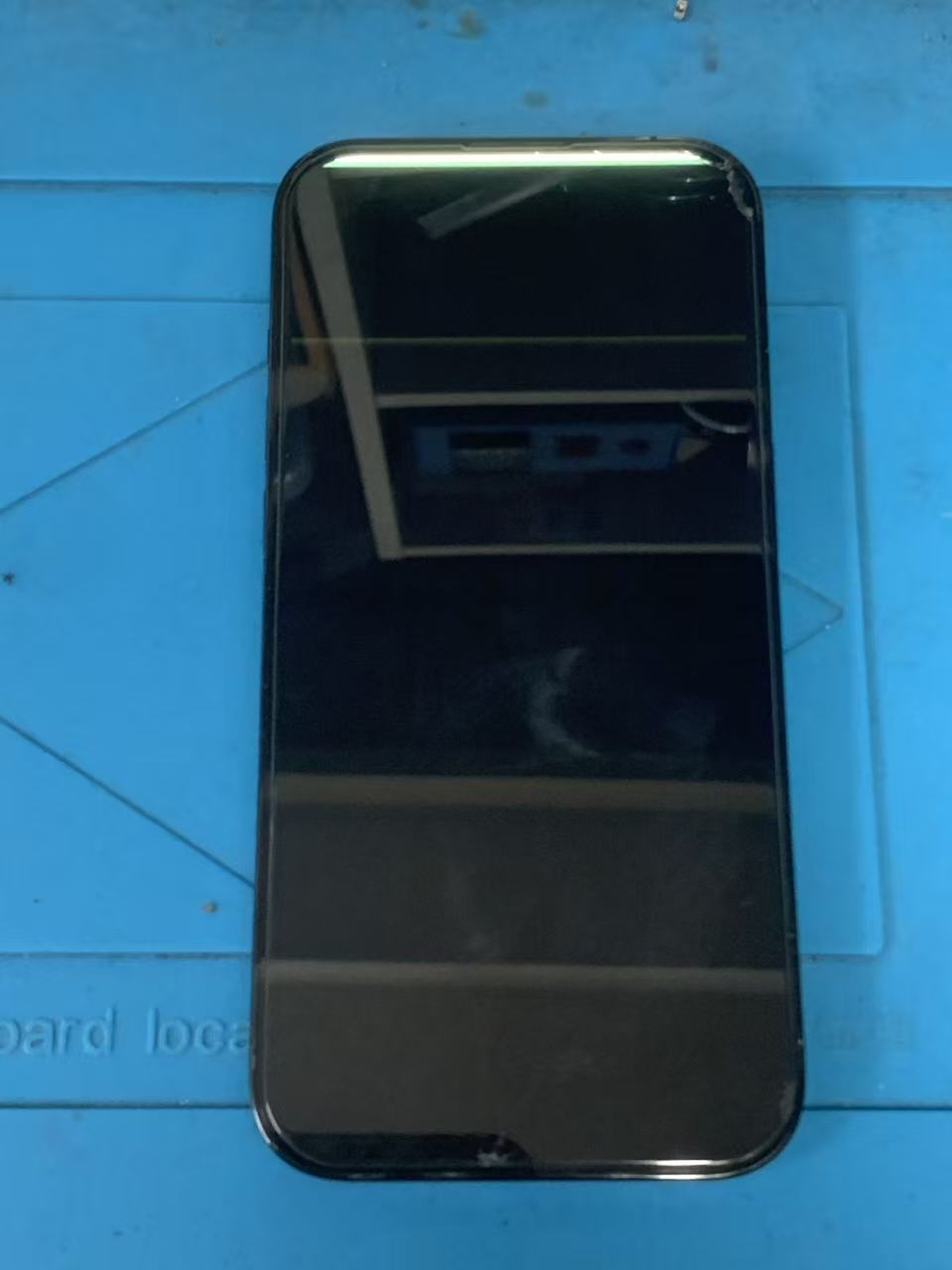 iphone14pro-liquid-crystal-repair-green-screen-display-failure-osaka-namba (1).jpg