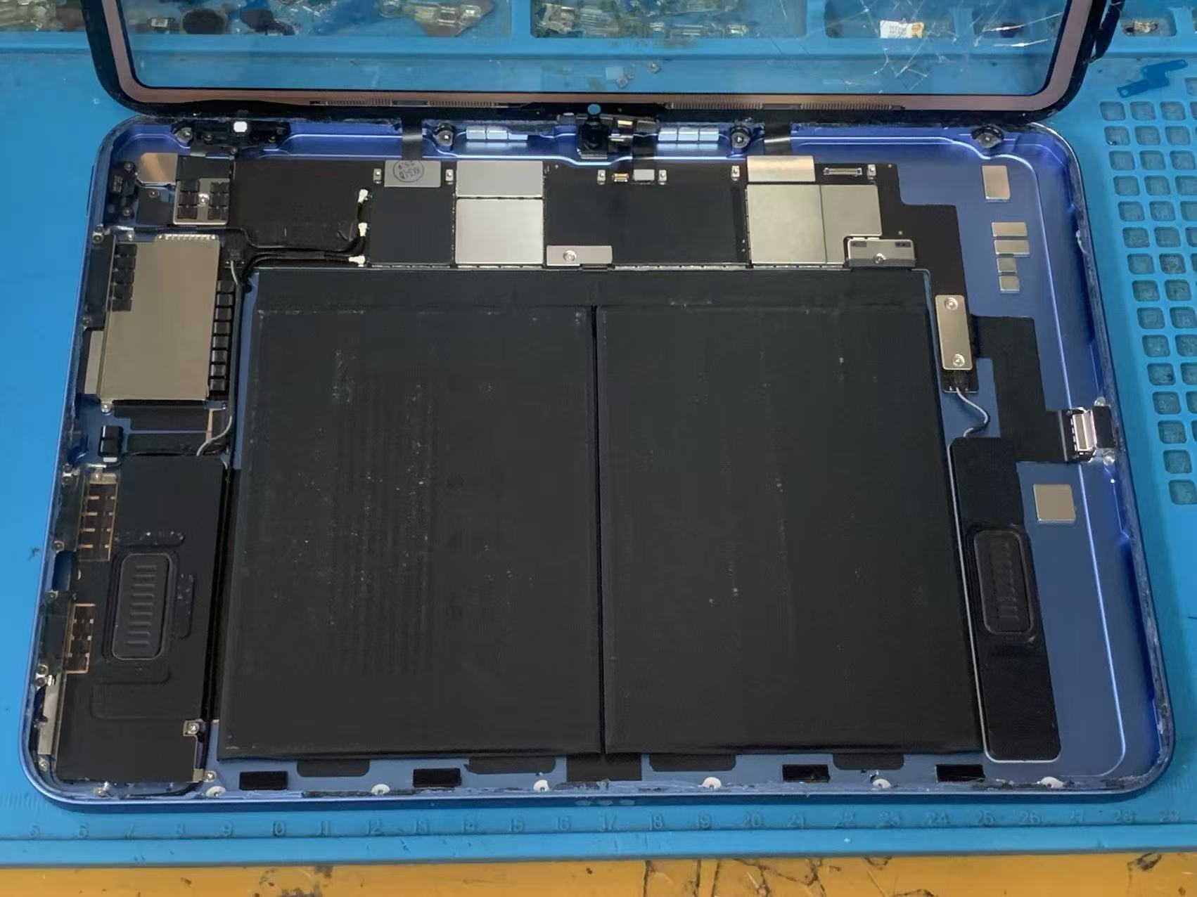 ipad10-touch-panel-replacement-repair-osaka-namba-nipponbashi (5).jpg