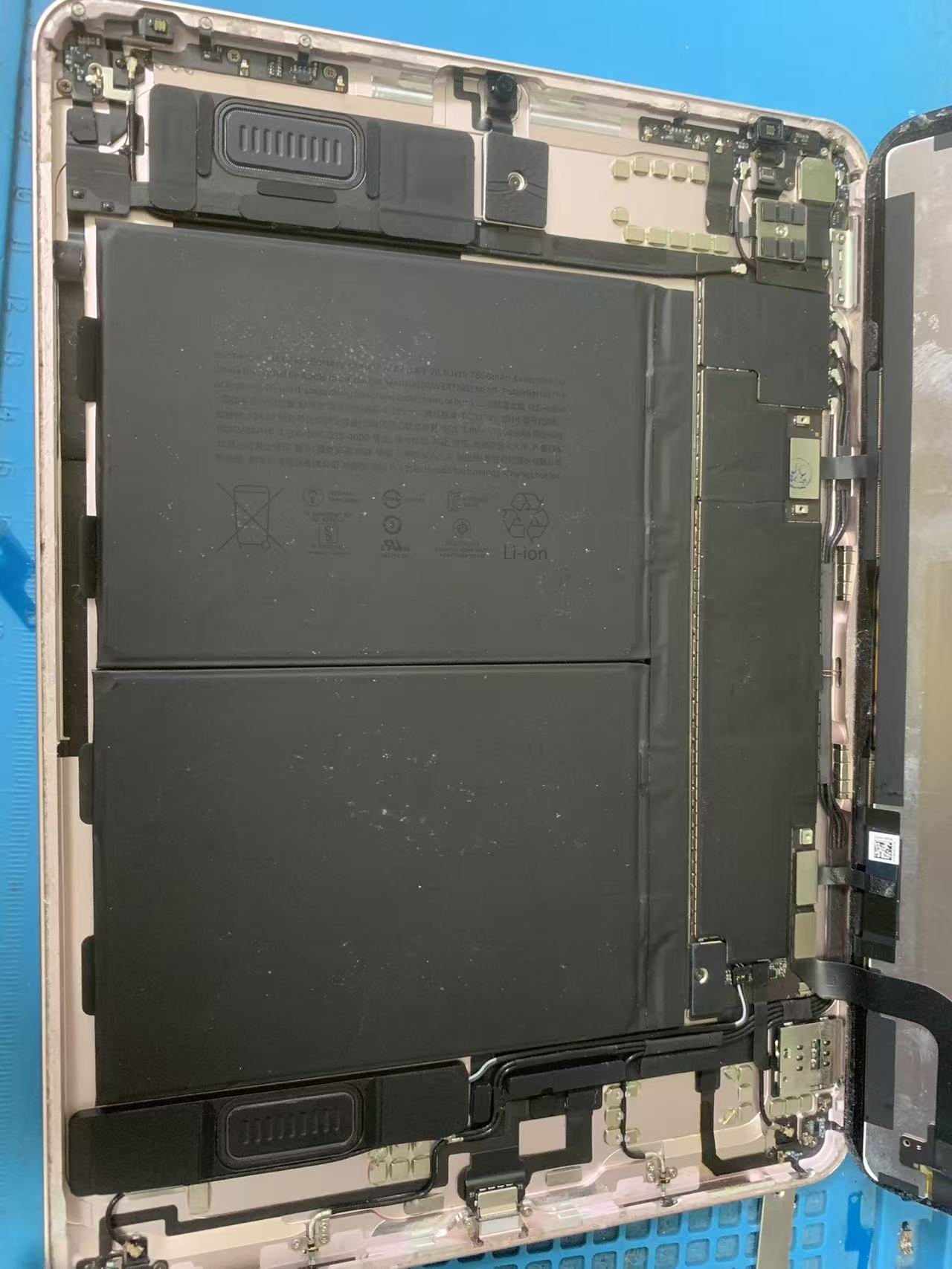 ipad-air4-touch-panel-exchange-repair-report-osaka-namba-japan (4).jpg