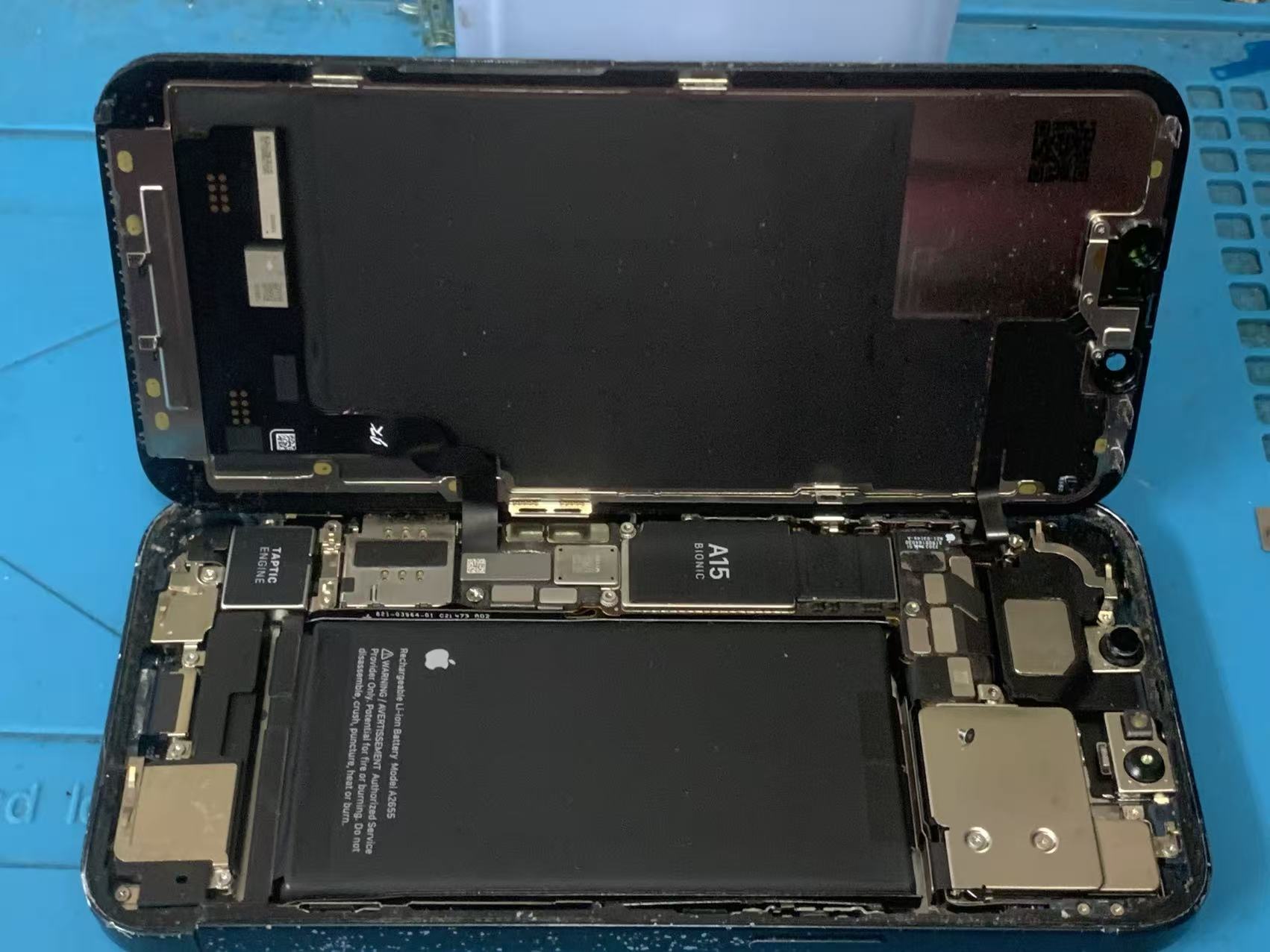 iphone13-lcd-repair-screen-replacement-osaka-namba-nihonbashi-sumaho-repair-center (3).jpg